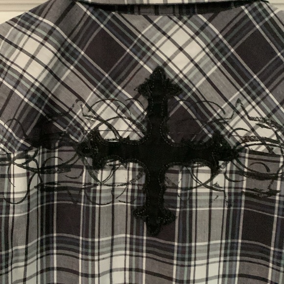 Men’s short sleeved Helix Black plaid shirt. - Picture 4 of 9